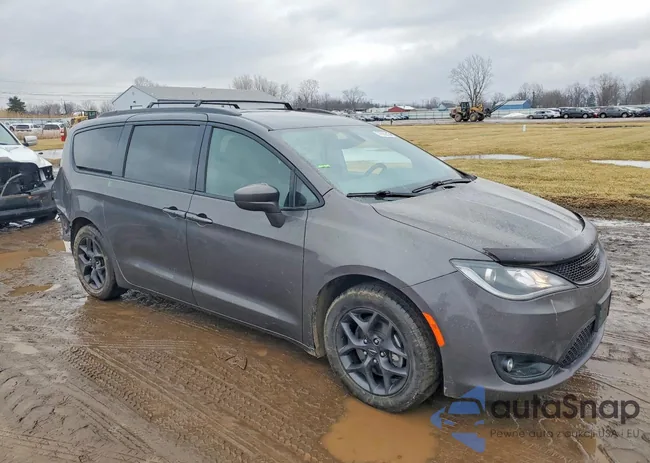 2C4RC1FG2JR187581: 77880815