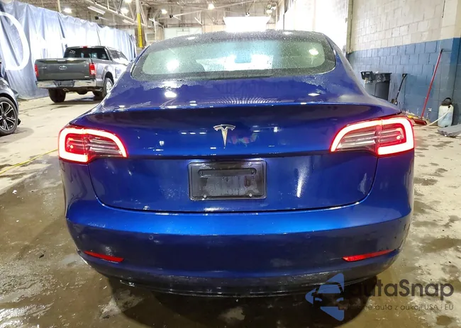 5YJ3E1EA8NF288722: 75697275