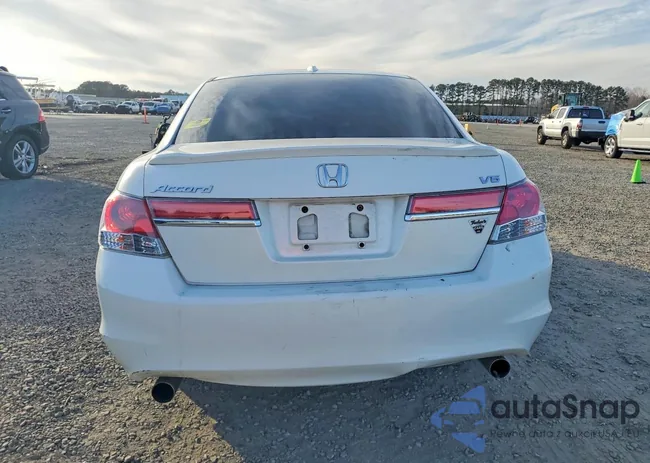 1HGCP3F80BA029147: 76670945