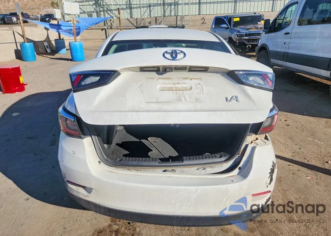 3MYDLBYV0JY329147: 75678965