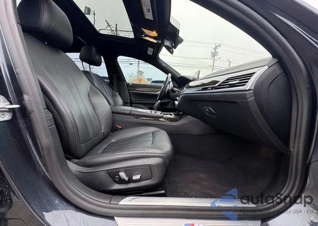 WBA7E2C58KB218257: 77435695