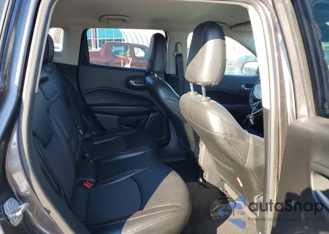 3C4NJDDB2KT622384: 75746135