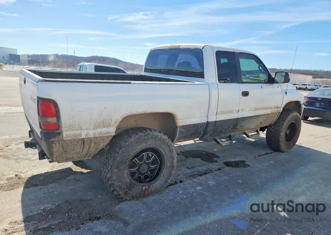 1B7KF23W1XJ637647: 78090125