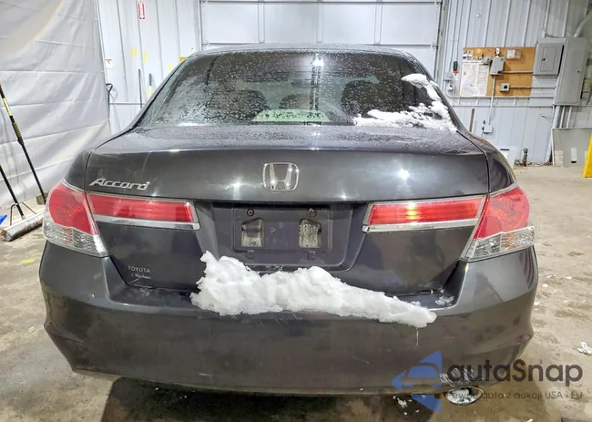 1HGCP2F3XBA073221: 76488945