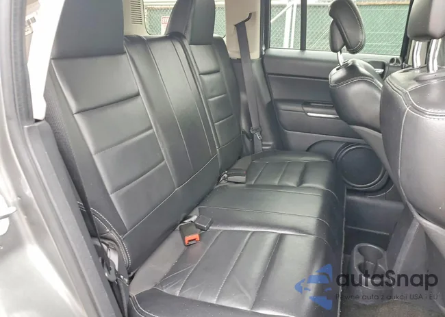 1C4NJRCB2DD151568: 77835935