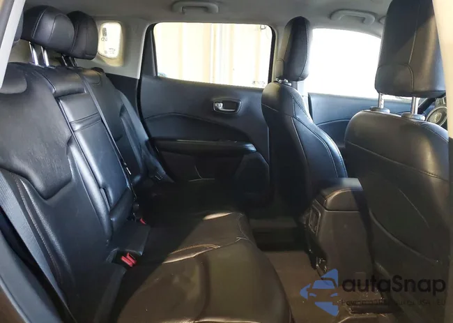 3C4NJDCB8JT258813: 75178375