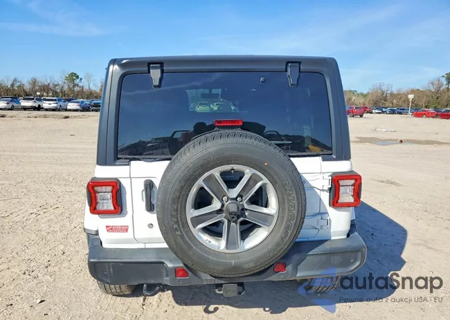 1C4HJXEN7KW688009: 76209405