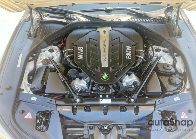 WBAKB8C58ACY64395: 79322555