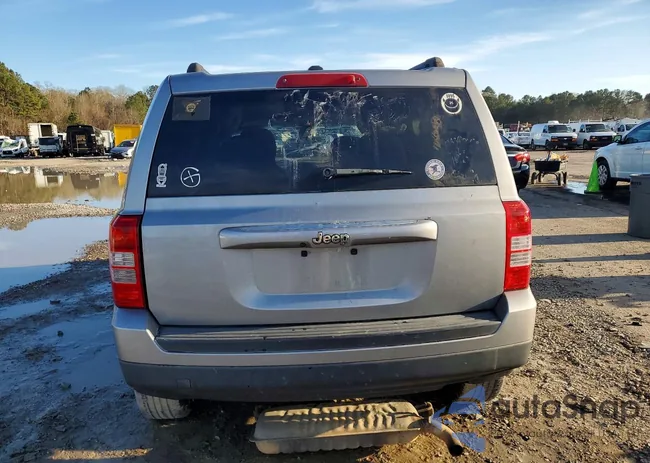 1C4NJPBA1GD561215: 75924945