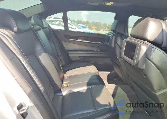 WBAKB8C59CC963570: 78619235