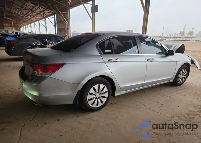 1HGCP2F30BA065886: 77550915