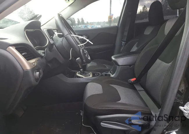 1C4PJLASXGW329759: 76470085