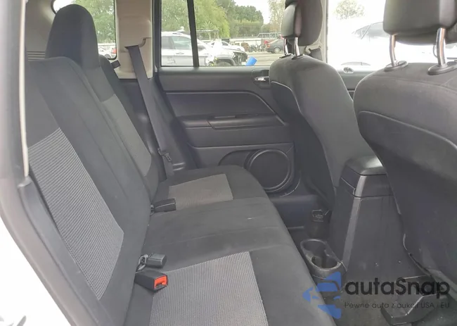 1C4NJDBB7FD218107: 76870865