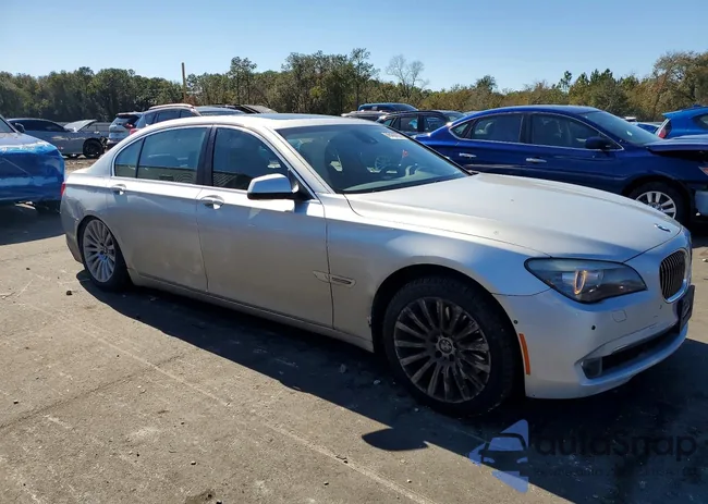 WBAKB8C50CDW84745: 76435755