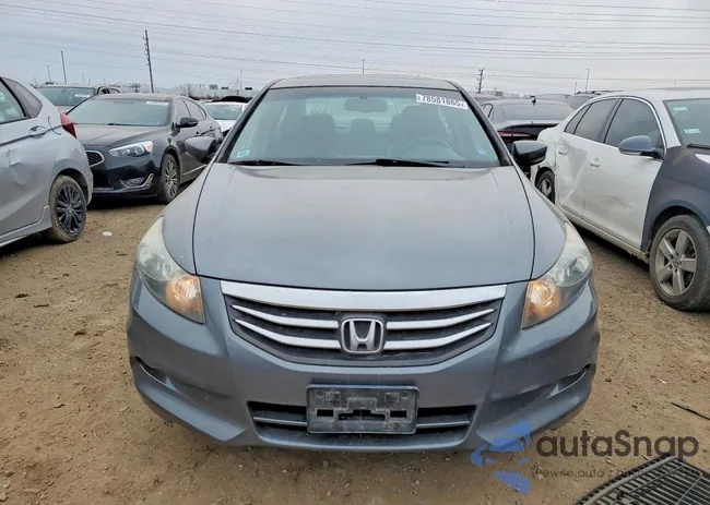 1HGCP3F82BA007473: 78581865