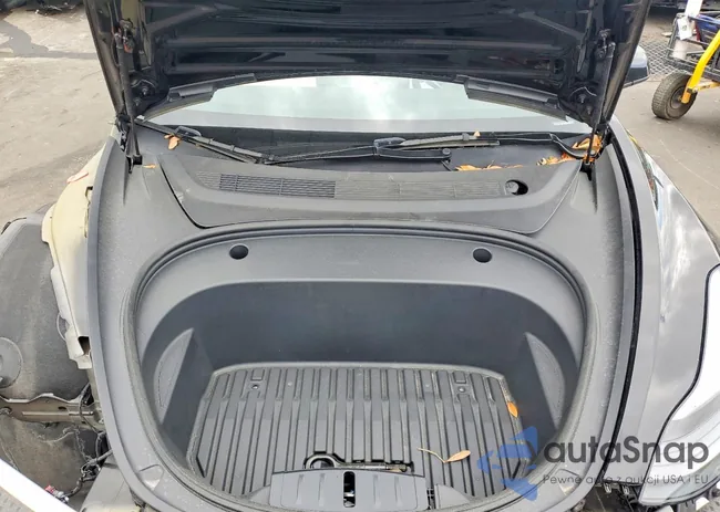 5YJ3E1EA8PF608673: 77556095