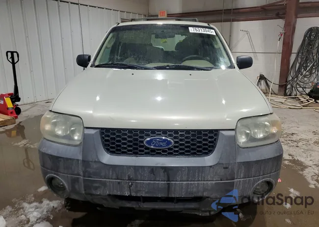 1FMYU02Z95KE16915: 76313045