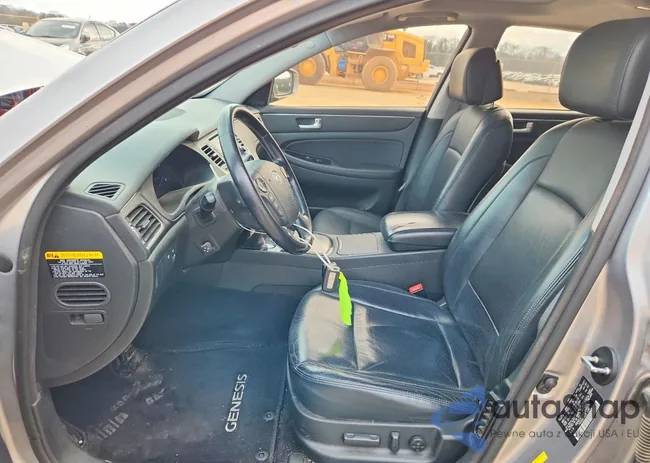 KMHGC4DD4DU246070: 76720515