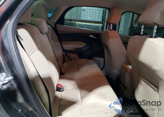 1FADP3F21HL270930: 78435085