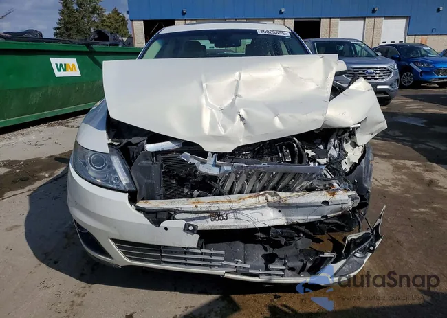 1LNHL9ER0CG805929: 79063695