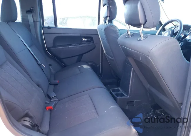 1C4PJMAK5CW121501: 77082085