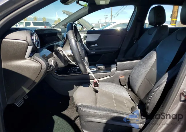 WDD3G4EB2KW002803: 78840725