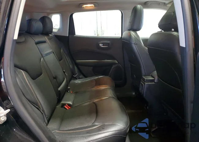 3C4NJDBB5JT402285: 75656605