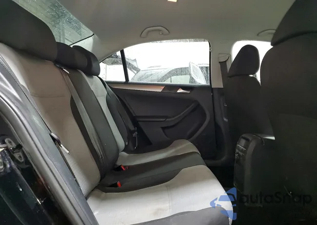 3VW2B7AJ0JM259781: 77029815