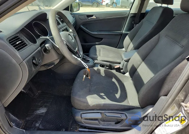 3VW267AJXGM366544: 77802495