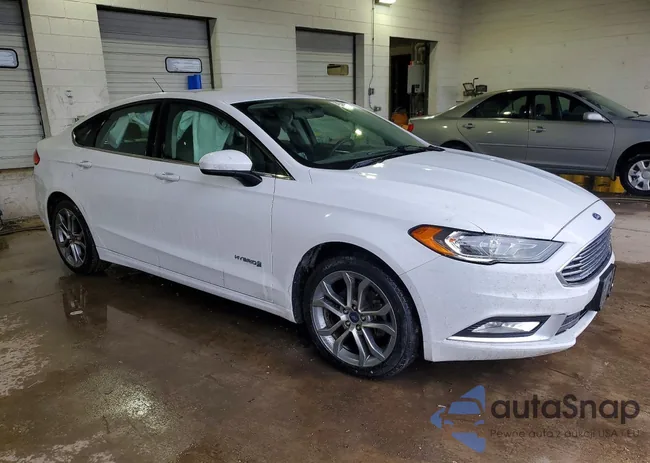 3FA6P0LU5HR285977: 76008645