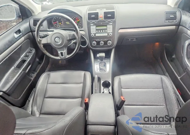 3VWAX7AJ5AM098762: 77921295