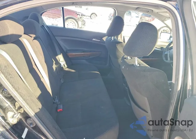 1HGCP2F72CA041903: 79111985