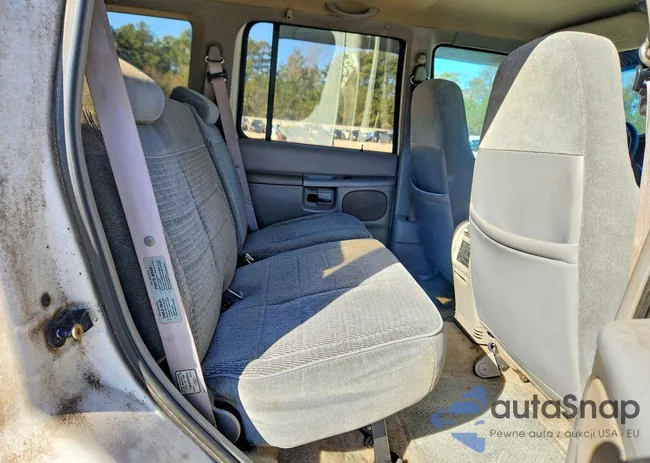 1FMDU32P1TUD41580: 77206995