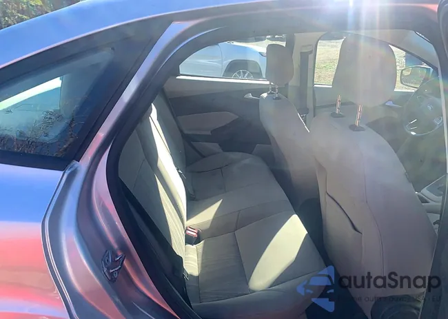 1FADP3FE2JL201521: 77581585