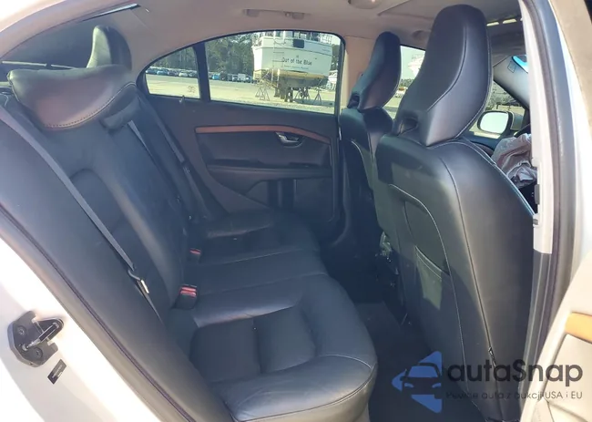 YV1982AS2A1116172: 78858685