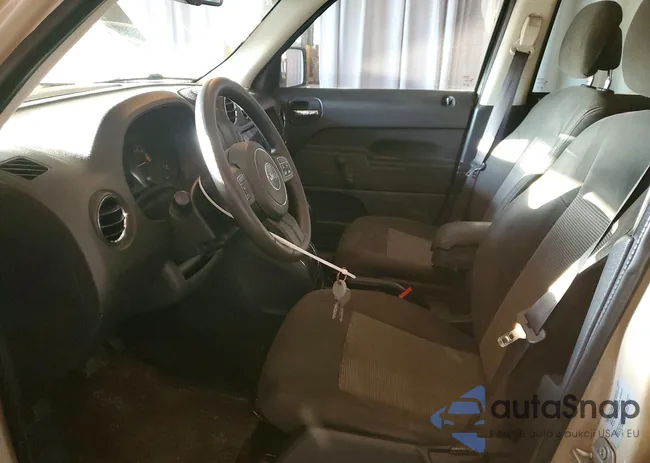 1C4NJPBA3GD786994: 76461285