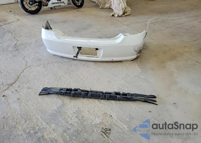 4T1BK36B26U095638: 77106915