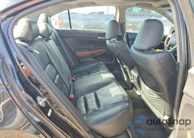 1HGCP2F87BA130101: 77091185