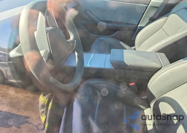 5YJ3E1EA1RF770325: 75423115