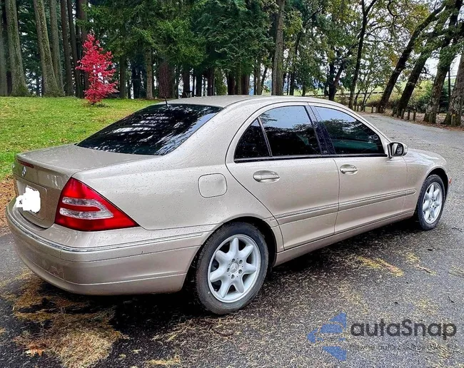 WDBRF64J41F035438: 76457785