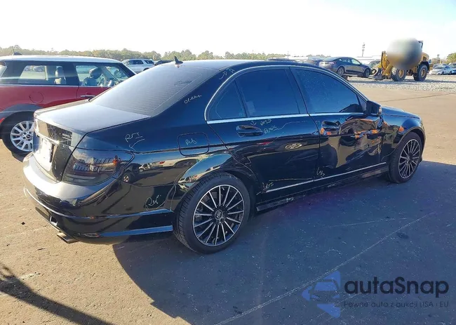 WDDGF5EB0BR159013: 77924765