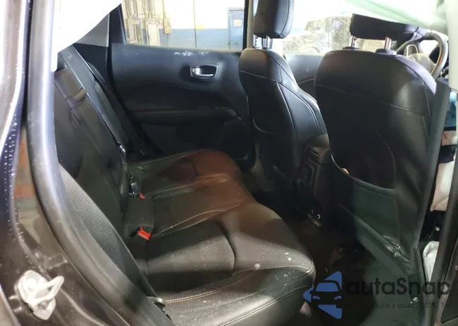 3C4NJDBB7JT342493: 75421135