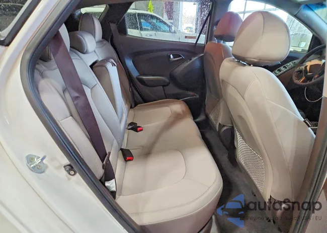 KM8JTCAF0FU104467: 76943735