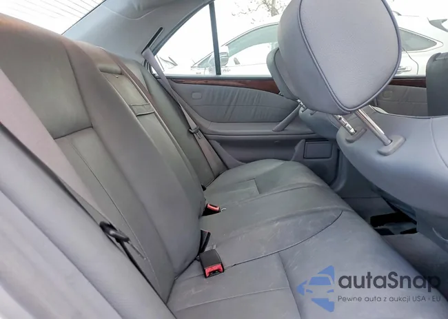 WDBJF70J42B487522: 77234455