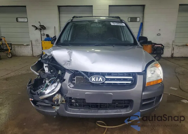 KNDJE723187519079: 76158095