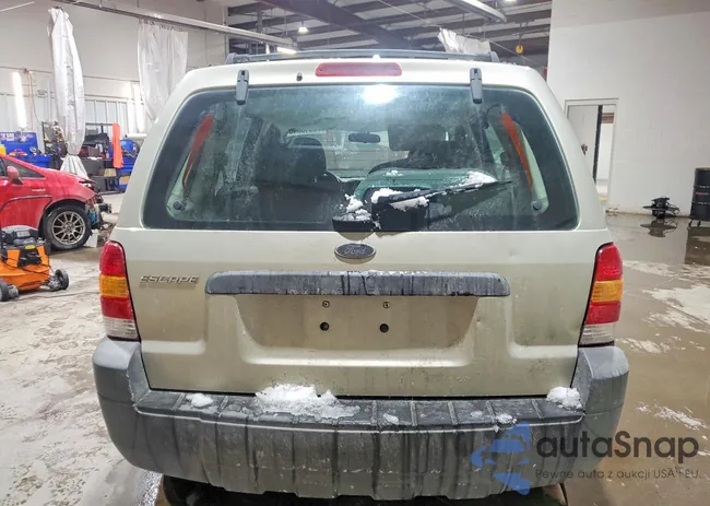 1FMYU02Z95KE16915: 76313045