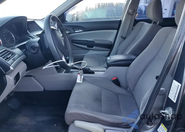 1HGCP2F37CA237977: 76701795