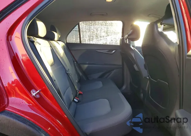 KNDCP3LE1T5322672: 79301595