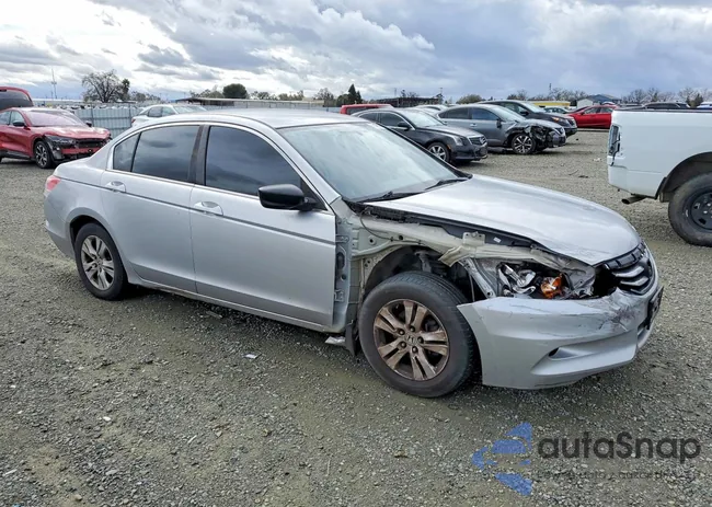 1HGCP2F48AA192294: 77548795