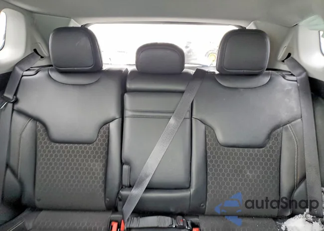 3C4NJDBB8JT113451: 75823945